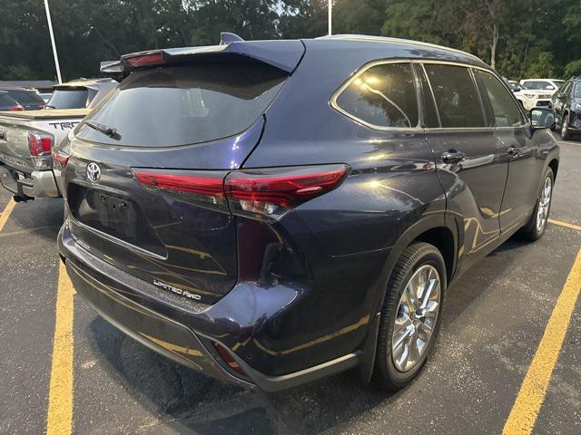 used 2021 Toyota Highlander car, priced at $39,000