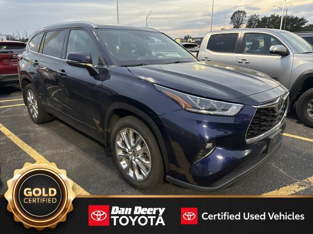 used 2021 Toyota Highlander car, priced at $39,000