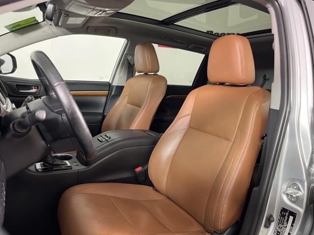 used 2019 Toyota Highlander car, priced at $32,799