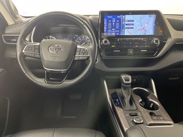 used 2021 Toyota Highlander car, priced at $30,051