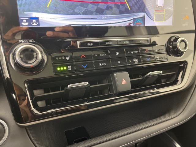 used 2021 Toyota Highlander car, priced at $30,051