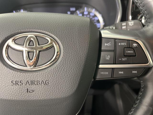 used 2021 Toyota Highlander car, priced at $30,051