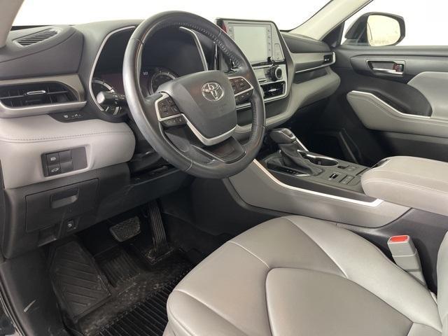 used 2022 Toyota Highlander car, priced at $38,600