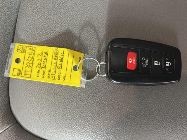 used 2022 Toyota Highlander car, priced at $38,600