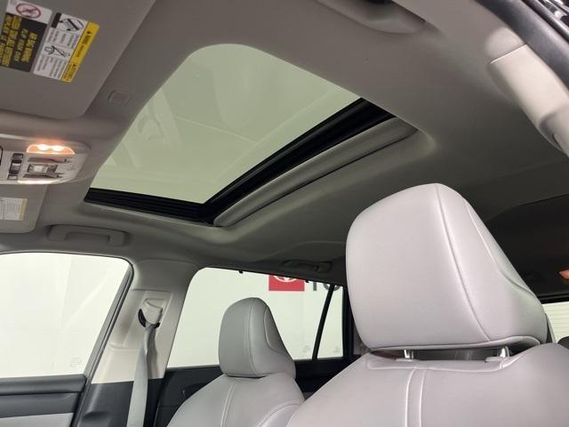 used 2022 Toyota Highlander car, priced at $38,600