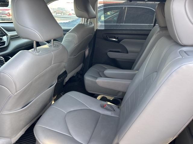 used 2022 Toyota Highlander car, priced at $40,500