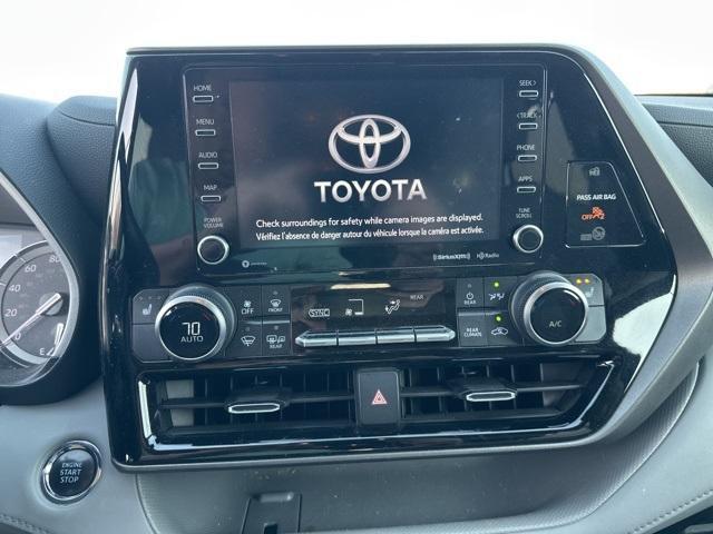 used 2022 Toyota Highlander car, priced at $40,500