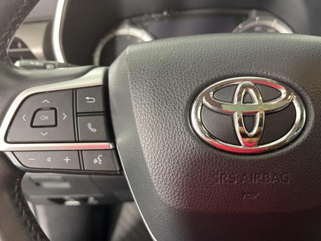 used 2022 Toyota Highlander car, priced at $39,335