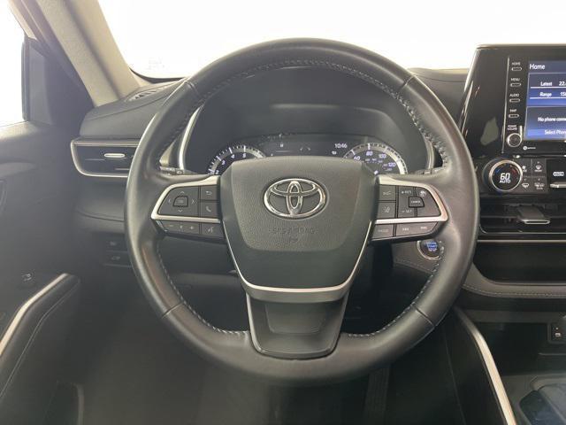 used 2022 Toyota Highlander car, priced at $39,335