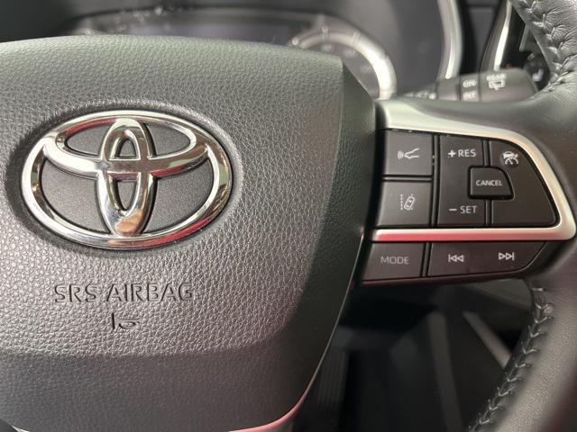 used 2022 Toyota Highlander car, priced at $39,335