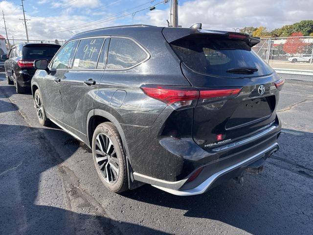 used 2021 Toyota Highlander car, priced at $35,500