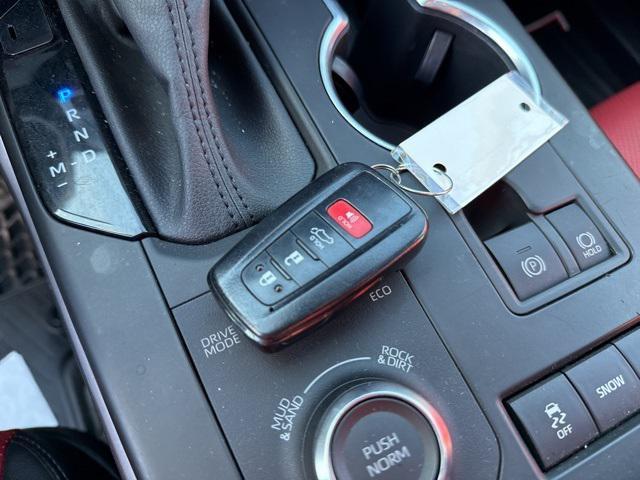 used 2021 Toyota Highlander car, priced at $35,500