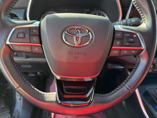 used 2021 Toyota Highlander car, priced at $35,500