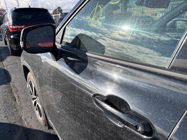 used 2021 Toyota Highlander car, priced at $35,500