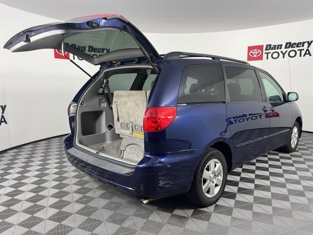 used 2007 Toyota Sienna car, priced at $1,800