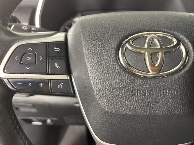 used 2022 Toyota Highlander car, priced at $30,569