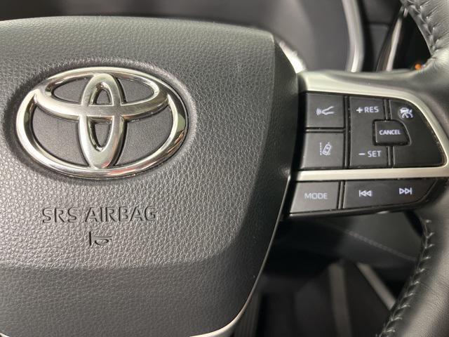 used 2022 Toyota Highlander car, priced at $30,569