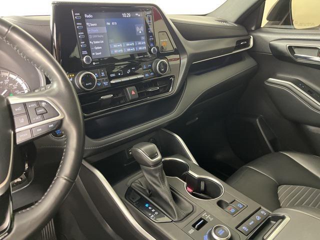 used 2022 Toyota Highlander car, priced at $30,569