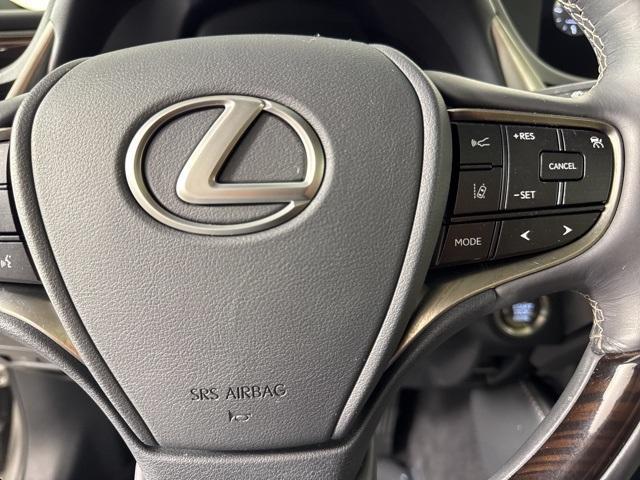 used 2019 Lexus ES 350 car, priced at $29,323