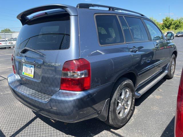 used 2007 Toyota Highlander car, priced at $4,900