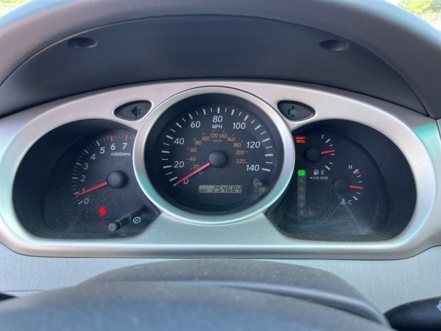 used 2007 Toyota Highlander car, priced at $4,900