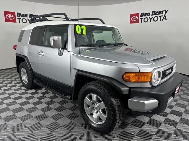 used 2007 Toyota FJ Cruiser car, priced at $9,716