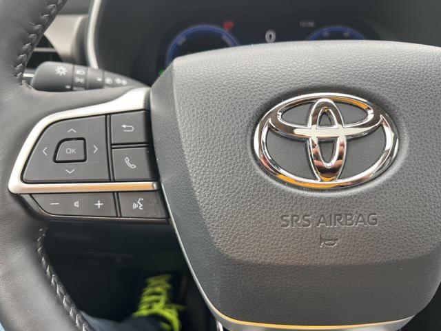 used 2023 Toyota Highlander Hybrid car, priced at $50,500