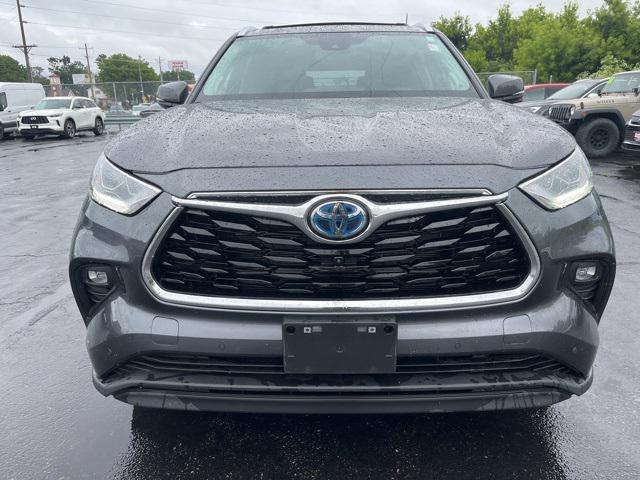 used 2023 Toyota Highlander Hybrid car, priced at $50,500