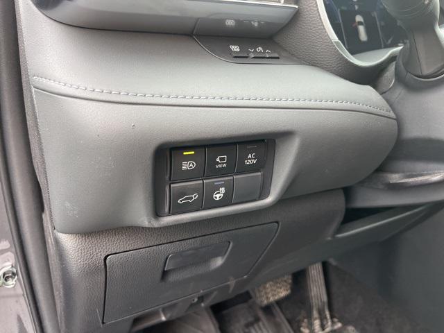 used 2023 Toyota Highlander Hybrid car, priced at $50,500