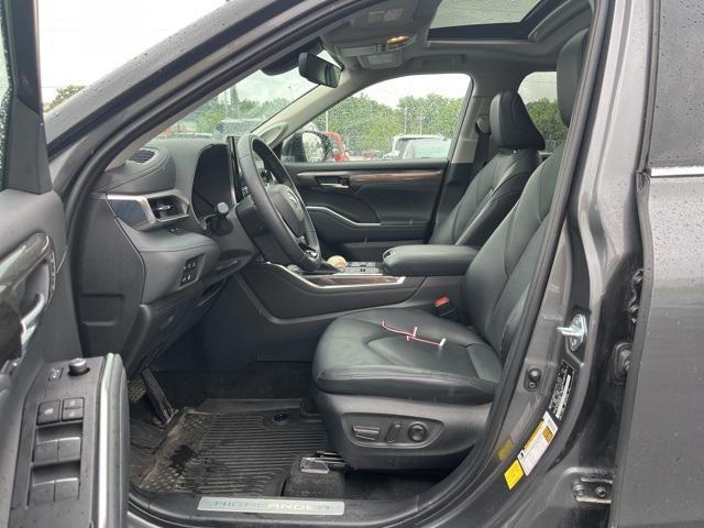 used 2023 Toyota Highlander Hybrid car, priced at $50,500