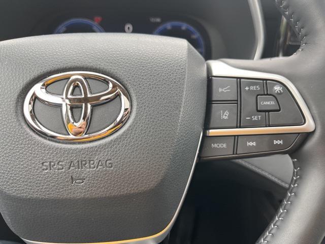 used 2023 Toyota Highlander Hybrid car, priced at $50,500