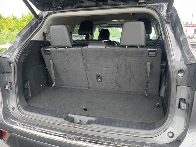 used 2023 Toyota Highlander Hybrid car, priced at $50,500