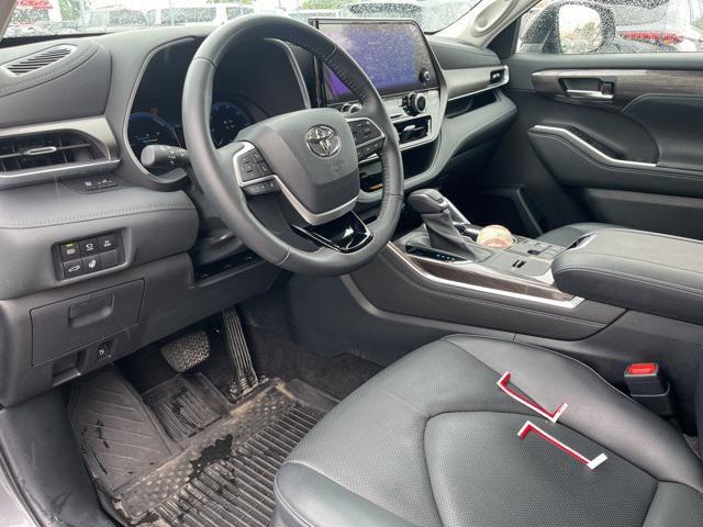 used 2023 Toyota Highlander Hybrid car, priced at $50,500