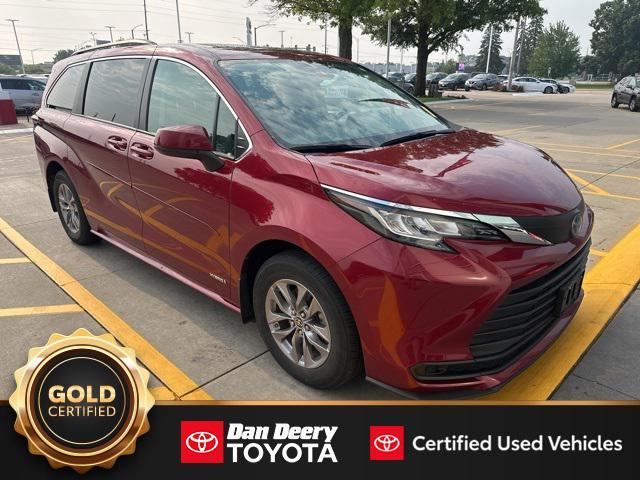 used 2021 Toyota Sienna car, priced at $40,400