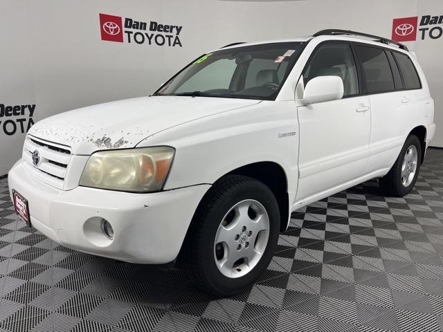 used 2005 Toyota Highlander car, priced at $5,300