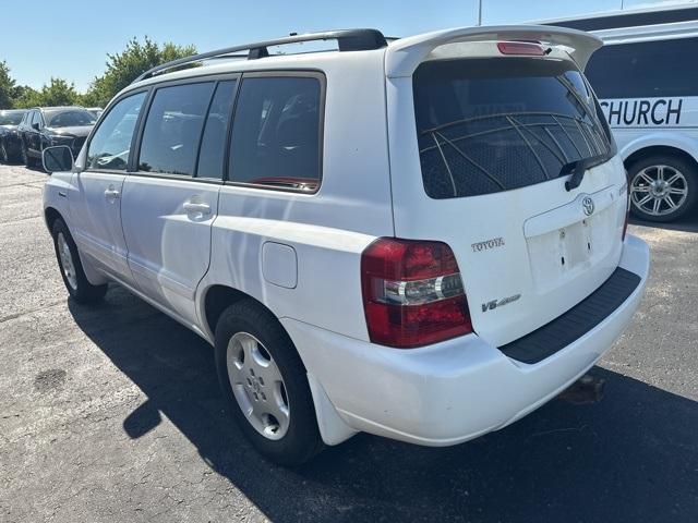 used 2005 Toyota Highlander car, priced at $5,500