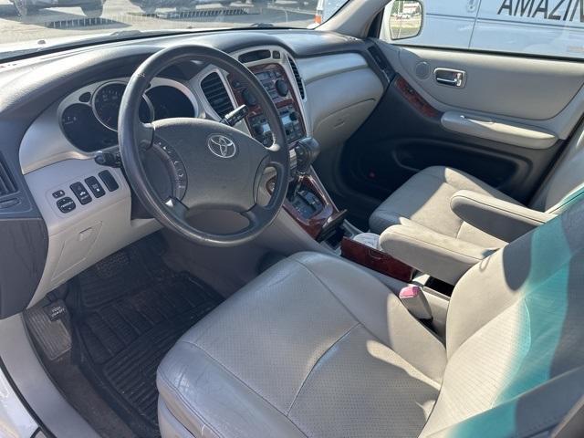 used 2005 Toyota Highlander car, priced at $5,500
