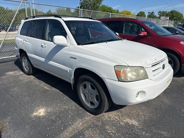 used 2005 Toyota Highlander car, priced at $6,000