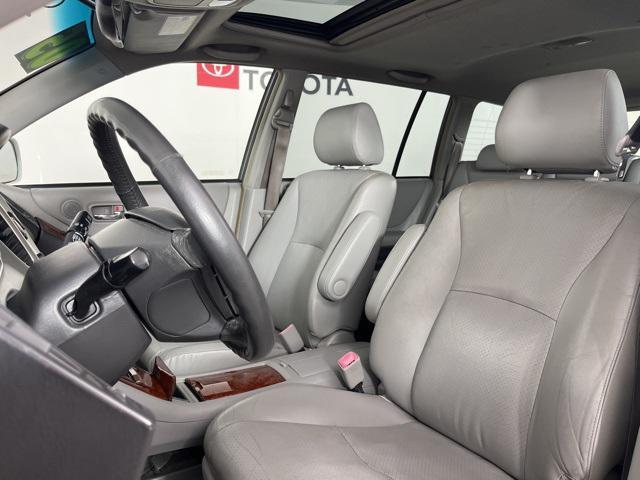 used 2005 Toyota Highlander car, priced at $5,300