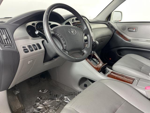 used 2005 Toyota Highlander car, priced at $5,300