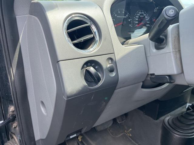 used 2004 Ford F-150 car
