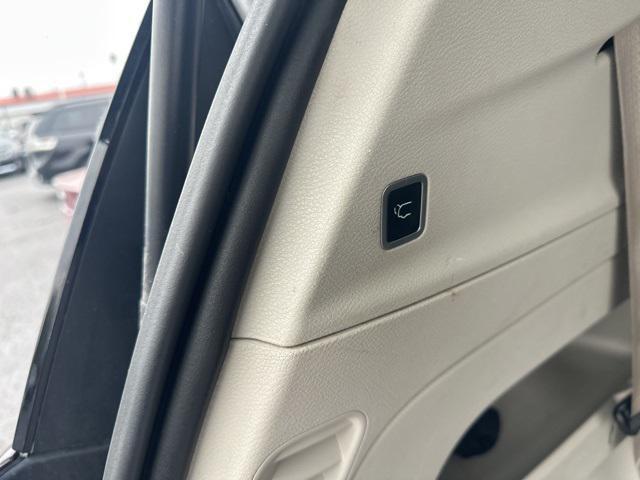 used 2018 Chrysler Pacifica car, priced at $14,500