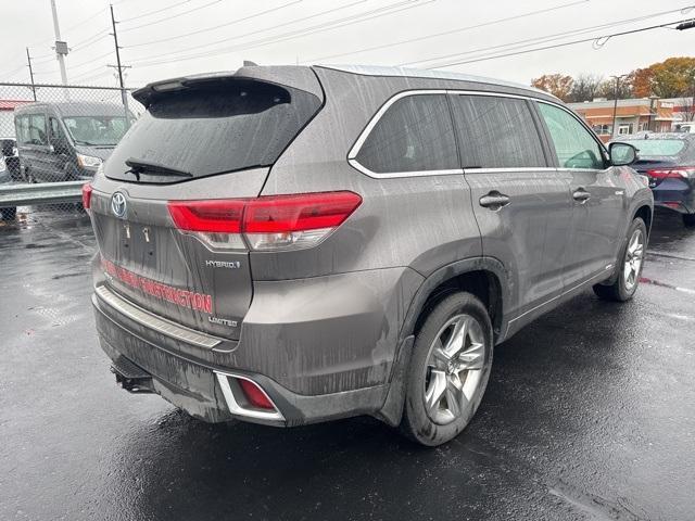 used 2019 Toyota Highlander Hybrid car, priced at $28,292