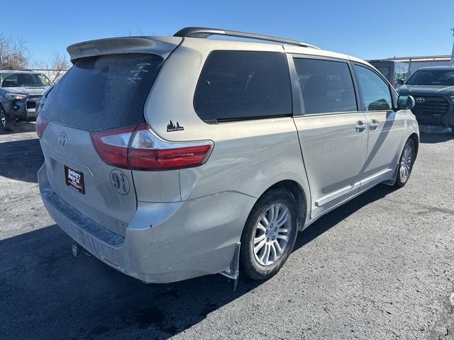 used 2017 Toyota Sienna car