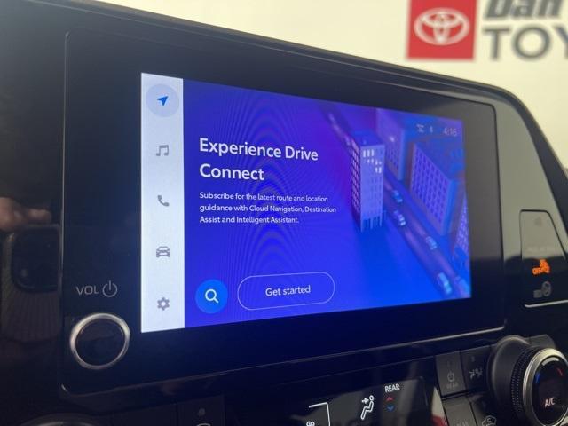 used 2023 Toyota Highlander Hybrid car, priced at $37,039