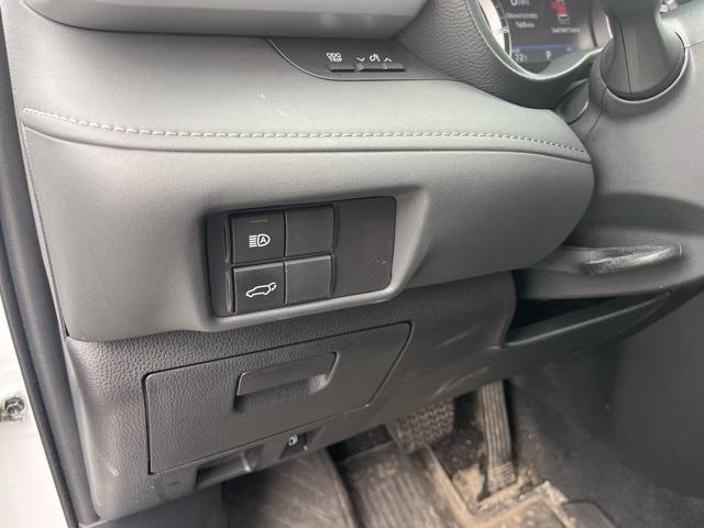 used 2023 Toyota Highlander Hybrid car