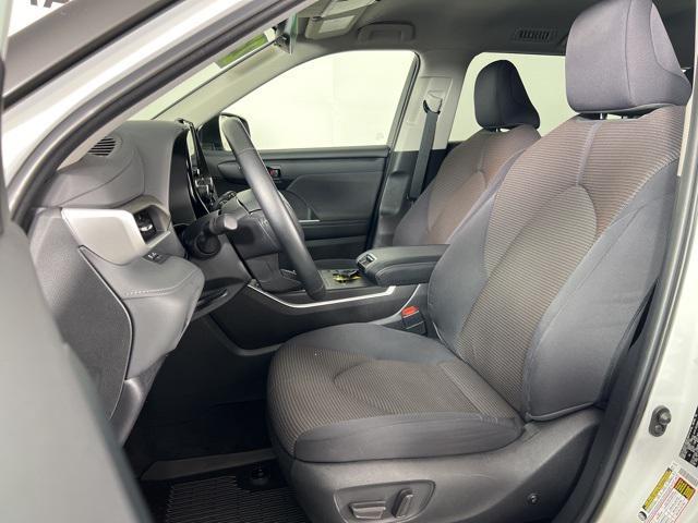 used 2023 Toyota Highlander Hybrid car, priced at $35,933