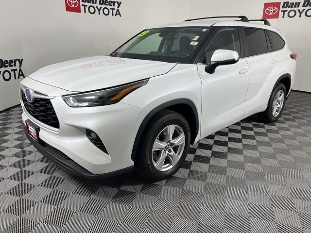 used 2023 Toyota Highlander Hybrid car, priced at $37,039
