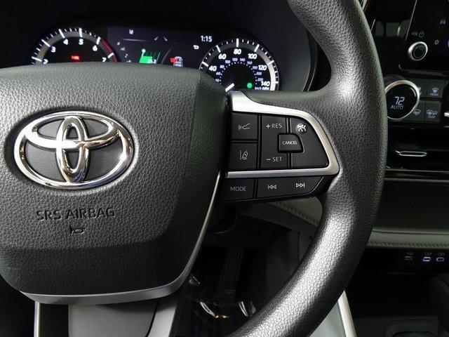 used 2023 Toyota Highlander car, priced at $32,906