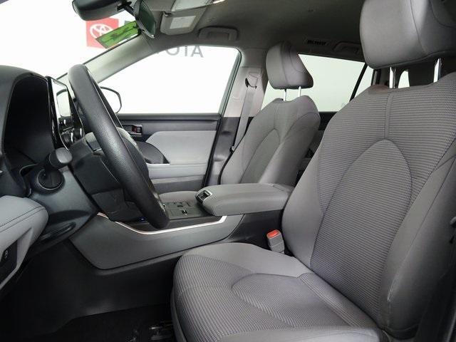 used 2023 Toyota Highlander car, priced at $32,906